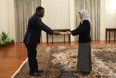 Presentation of Letters of Credence by His Excellency Allan Joseph Chintedza to the President of Singapore, 13th December, 2022